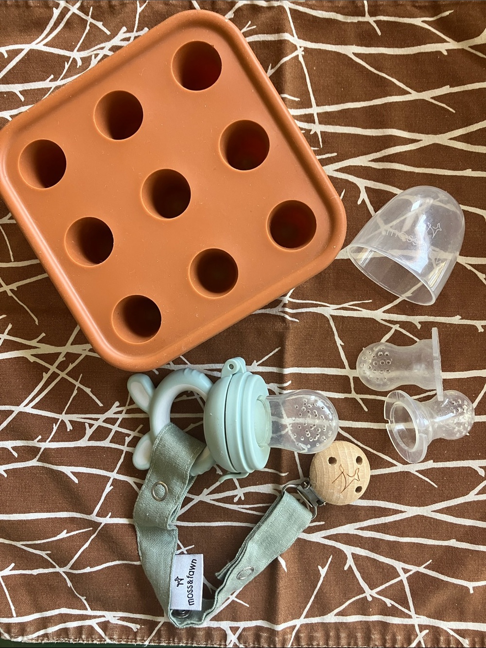 Miss & Fawn Forage Feeder Set with Freezer Tray
